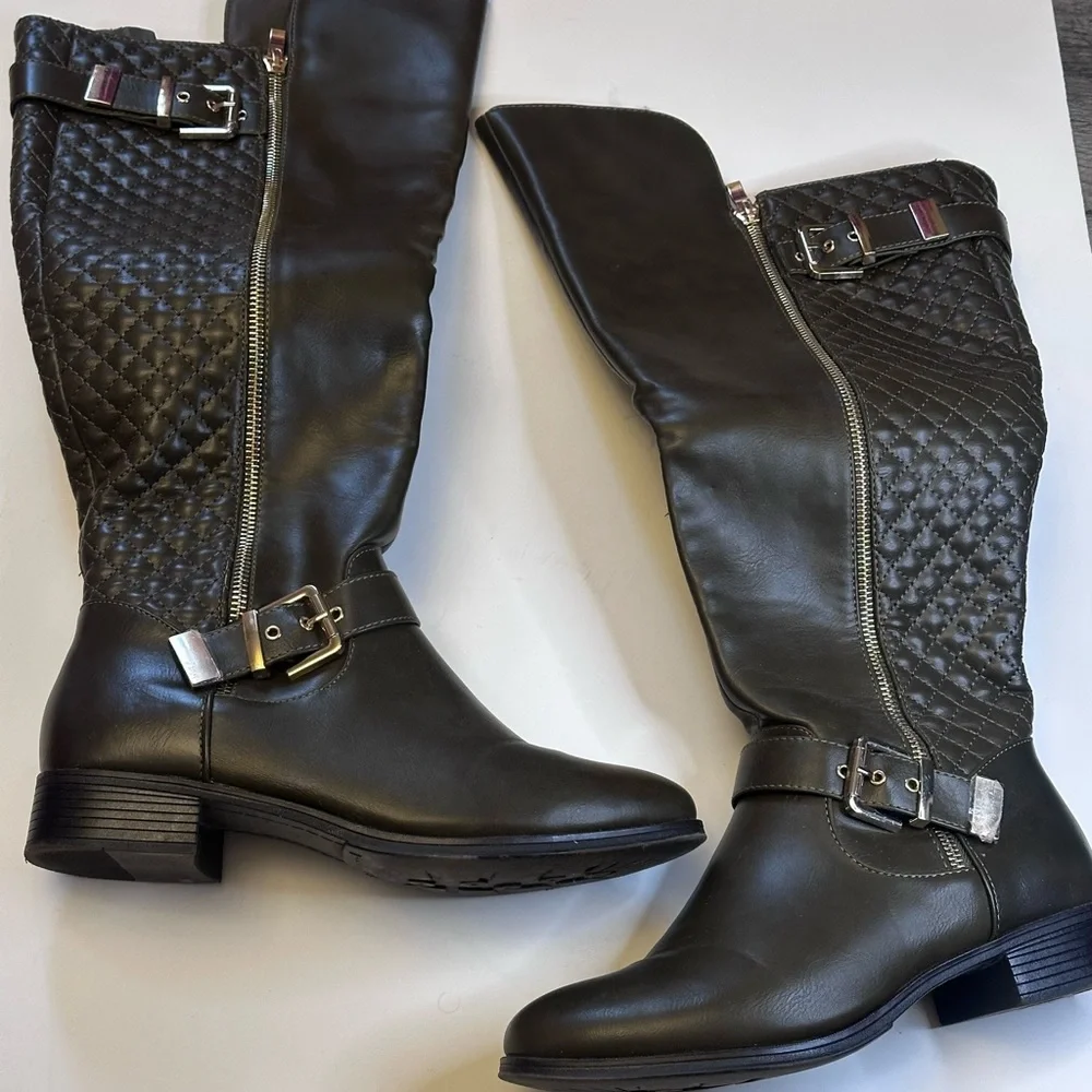 Shoe Dazzle Dark Green Faux Leather Quilted Side Zip Knee Boots Size 8,5 - Picture 2 of 6